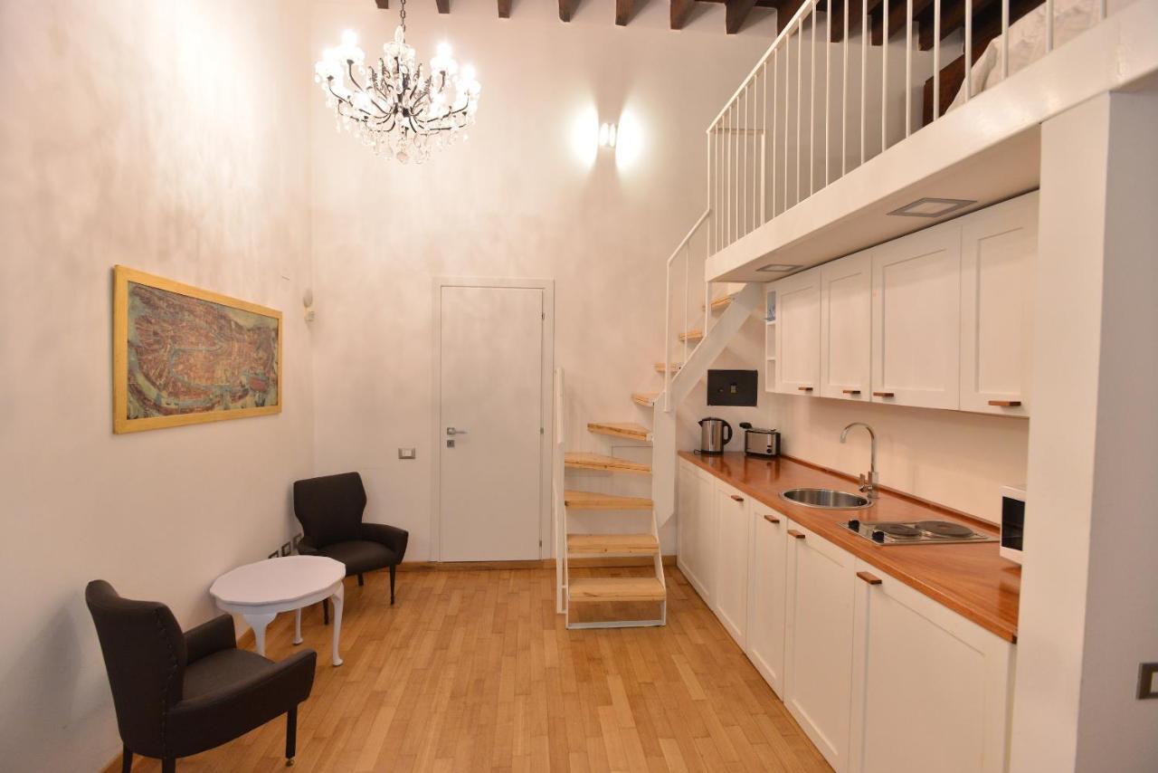 Izzhome City Center Cozy Кальярі Екстер'єр фото