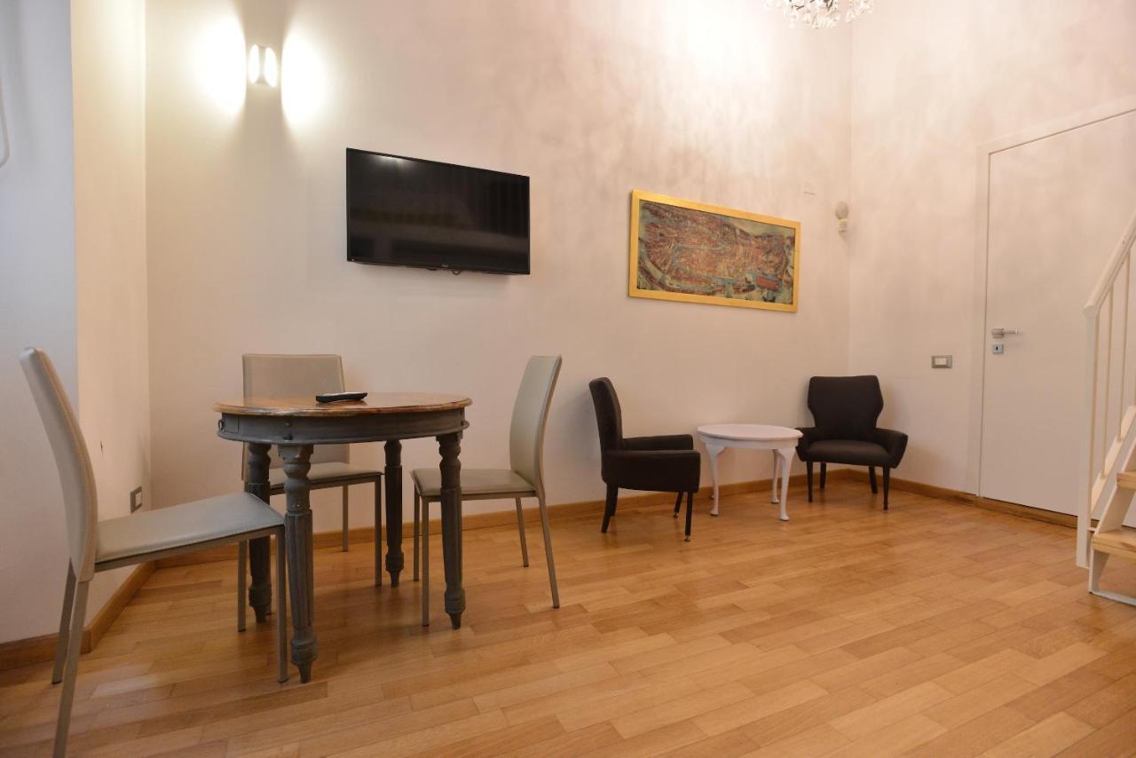 Izzhome City Center Cozy Кальярі Екстер'єр фото