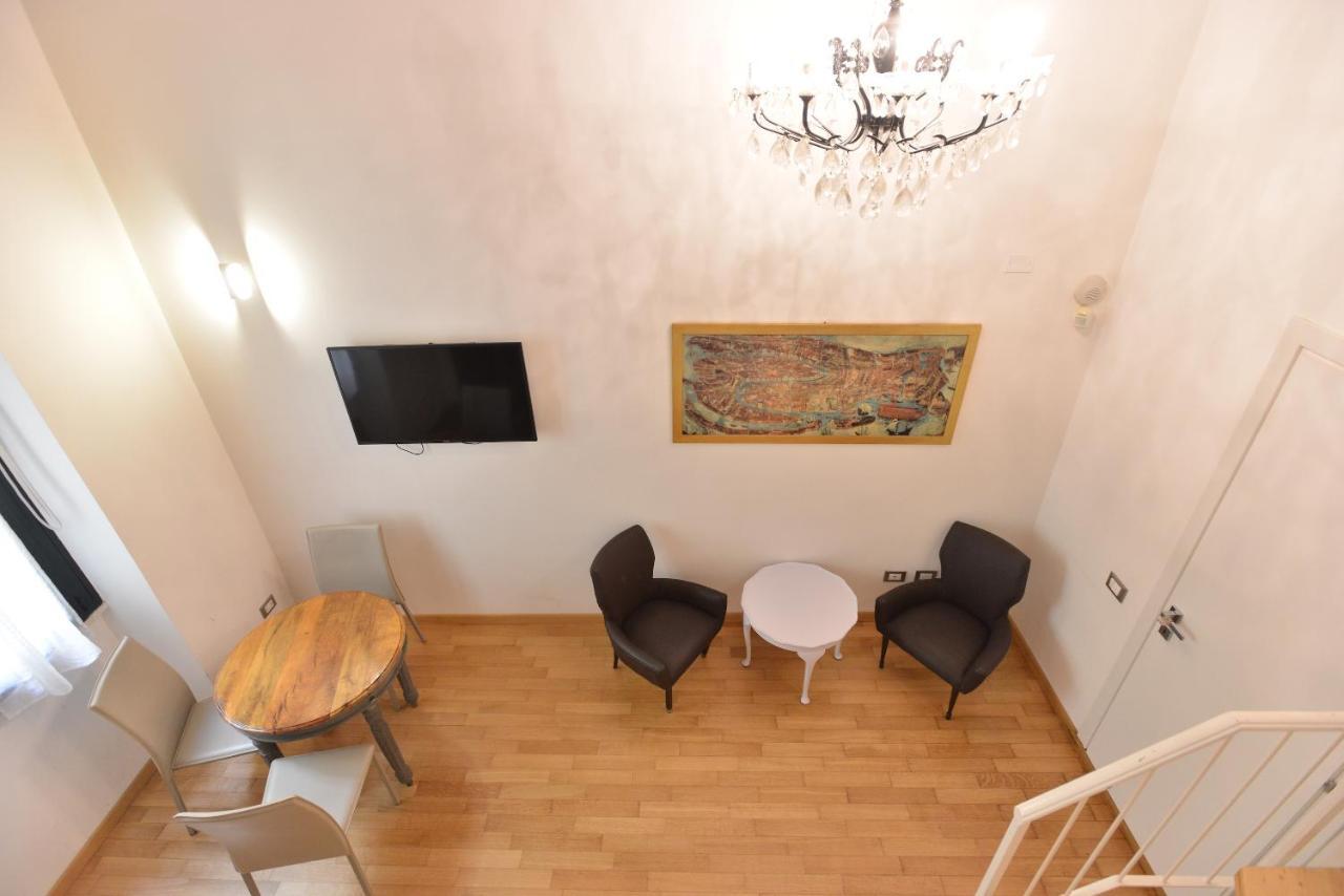 Izzhome City Center Cozy Кальярі Екстер'єр фото