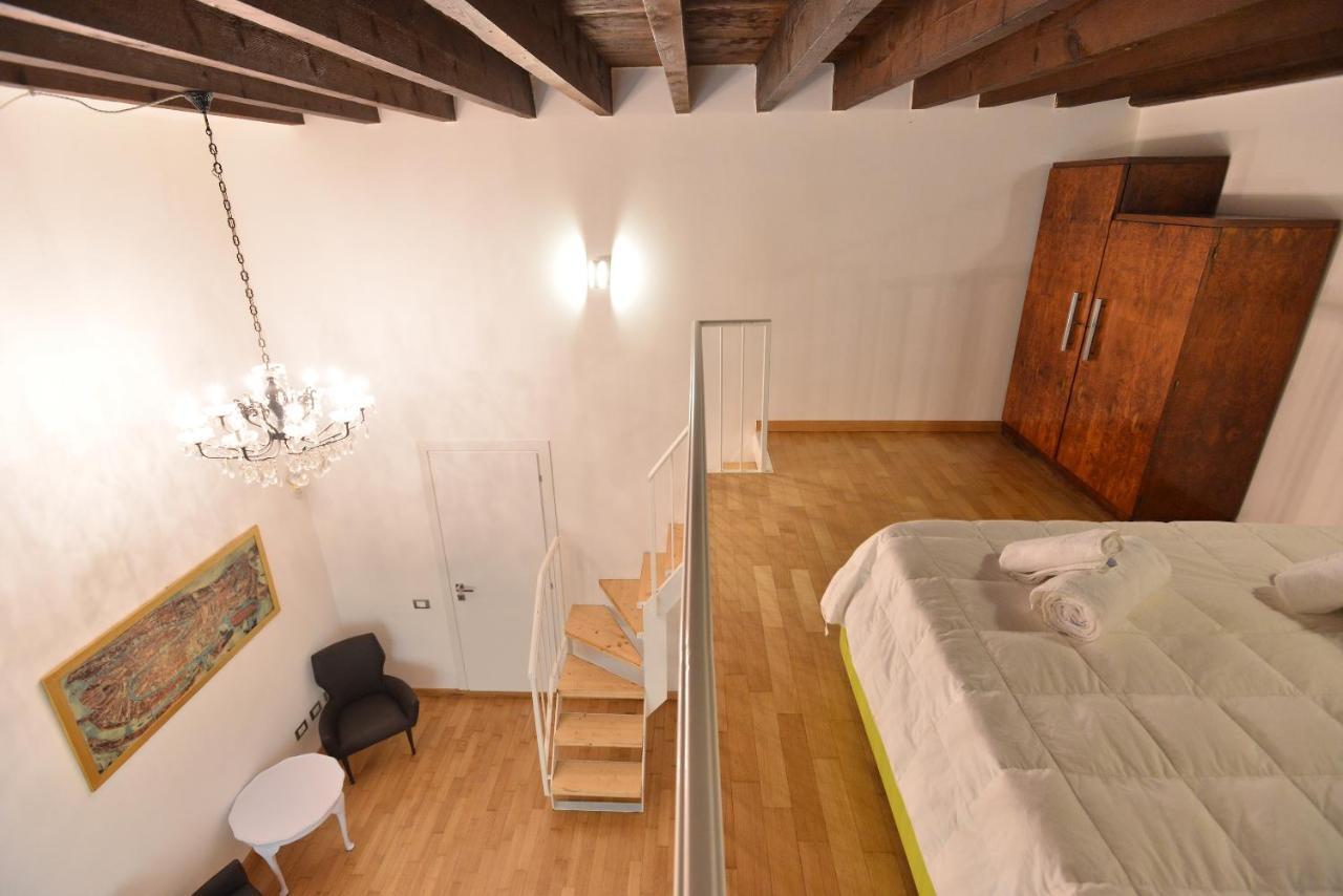 Izzhome City Center Cozy Кальярі Екстер'єр фото